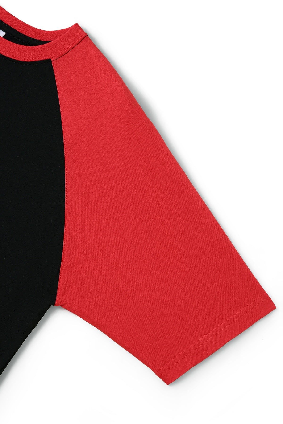 RAMO T232RG Unisex Contrast Raglan Sleeve Tee — Black/Red side